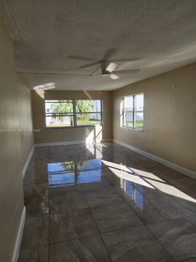 Building Photo - 1400 NW 43 Terrace