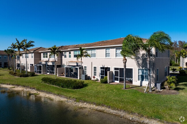 Building Photo - The Townhomes of San Simeon