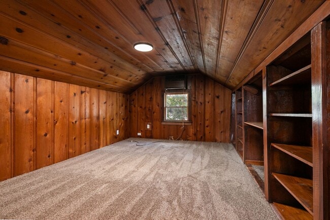 Building Photo - Adorable 4 bedroom | 2 bathroom | 2 car ga...