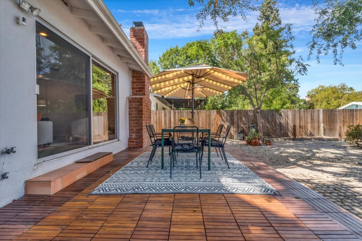 Building Photo - 23223 Canzonet St