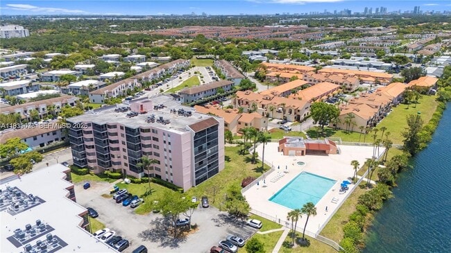 Building Photo - 20840 San Simeon Way