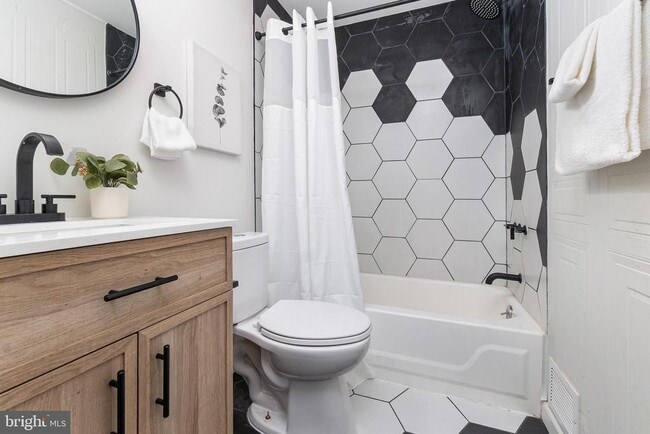 Building Photo - 3822 6th St