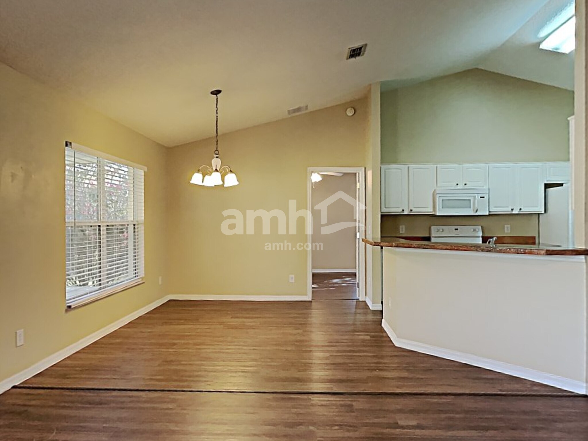 Building Photo - 660 Winding Lake Dr