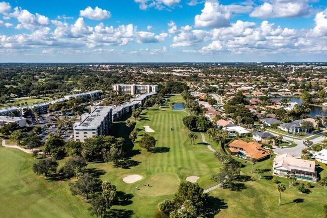 Building Photo - 2420 Deer Creek Country Club Blvd