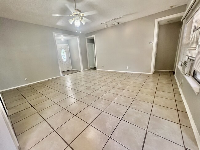 Building Photo - 9215 Autumn Branches