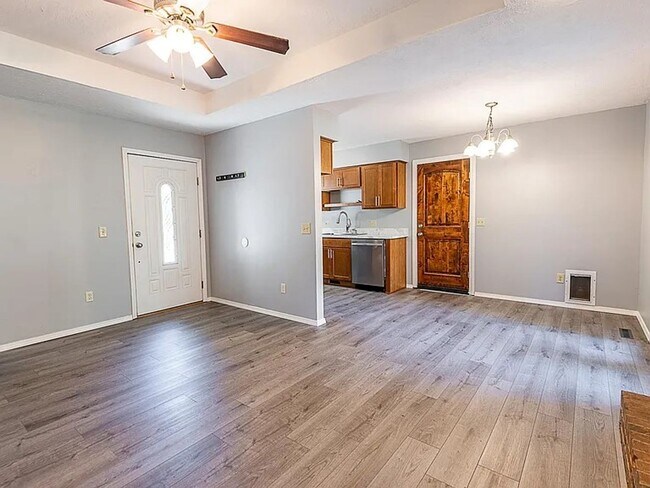 Building Photo - 3 Bed 2 Bath 2 Car Garage 1/2 off 1st Months Rent