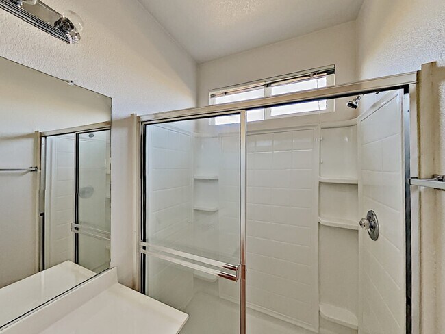 Building Photo - 2029 Bonavista Way