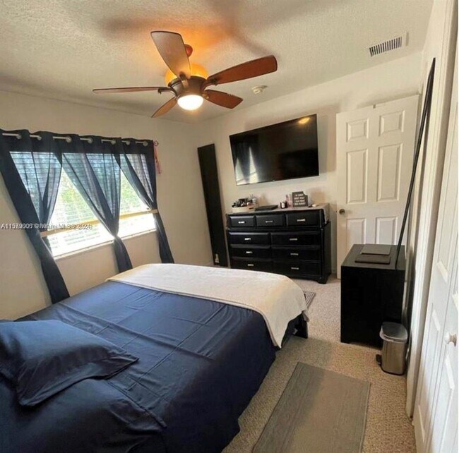 Building Photo - 1975 NE 36th Ave