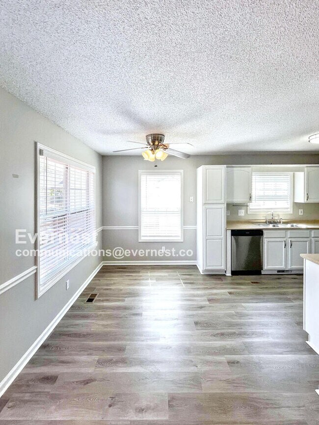 Building Photo - 3397 Bradfield Dr