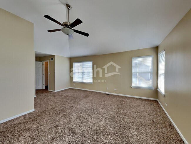 Building Photo - 16438 Fairfield Dr