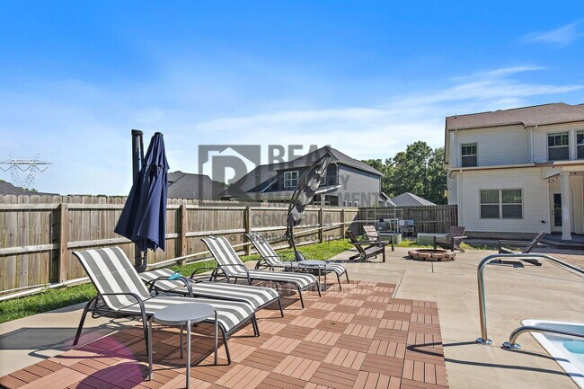Building Photo - 338 Crusaw Dr
