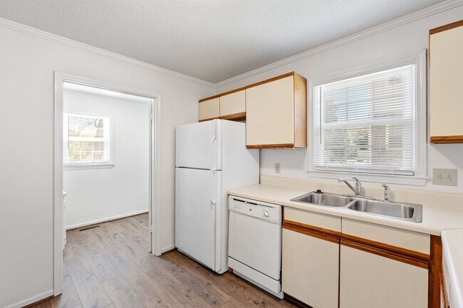 Building Photo - 203 Lancaster Ave