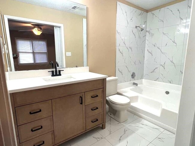 Building Photo - 8034 S Bay Ct