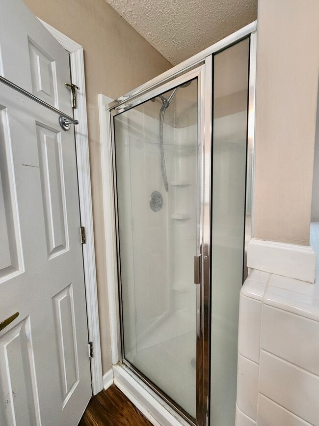 Building Photo - Charming 4 Bedroom Home in Center Lake Subdivision - Mt. Pleasant