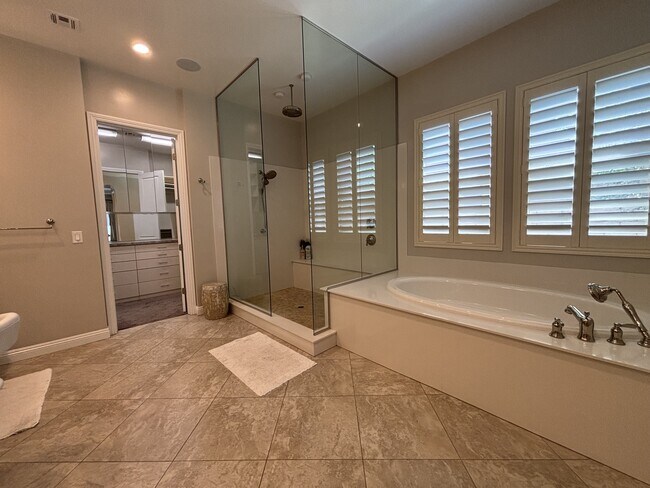 Building Photo - 81 Navarra Canyon Ct