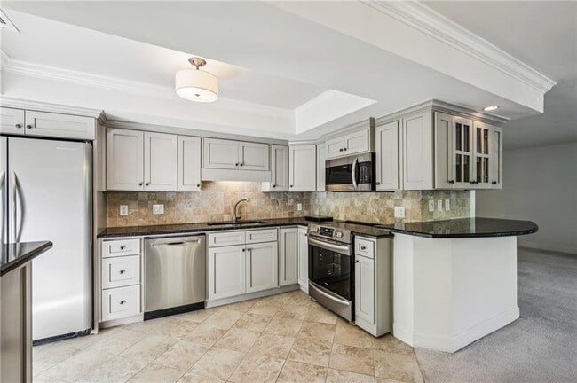 Building Photo - 25316 Plantation Dr NE