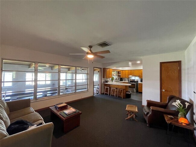 Building Photo - 879 S Terrace Dr