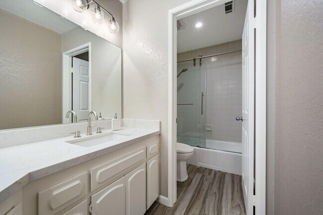 Building Photo - 46395 Ryway Pl