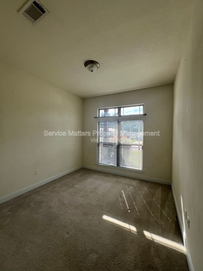 Building Photo - 7037 Season Dr