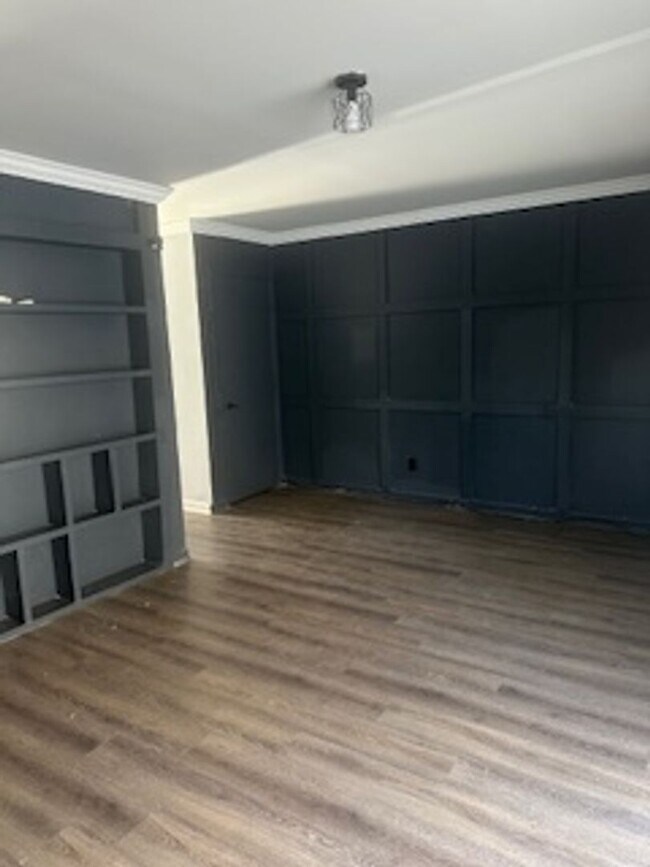 Building Photo - 3531 Lynhaven Dr