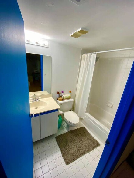 Building Photo - 540 Brickell Key Dr