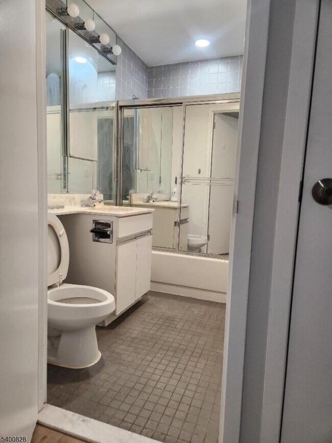 Building Photo - 111 Mulberry St