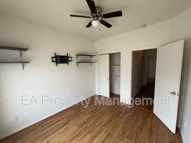 Building Photo - 2605 Sarita Ave NW