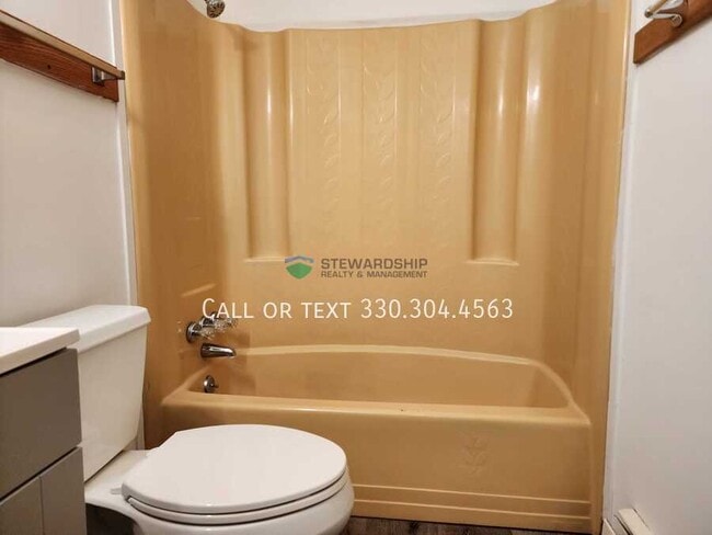 Building Photo - 285 Villa St