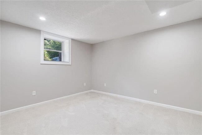 Building Photo - 1447 Southland Vista Ct NE