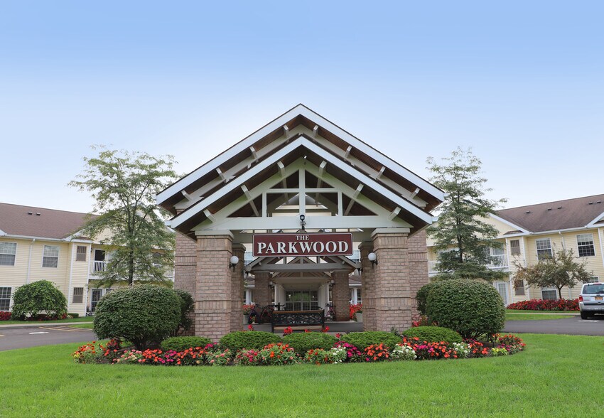 Entrance - Parkwood Heights- Senior Living