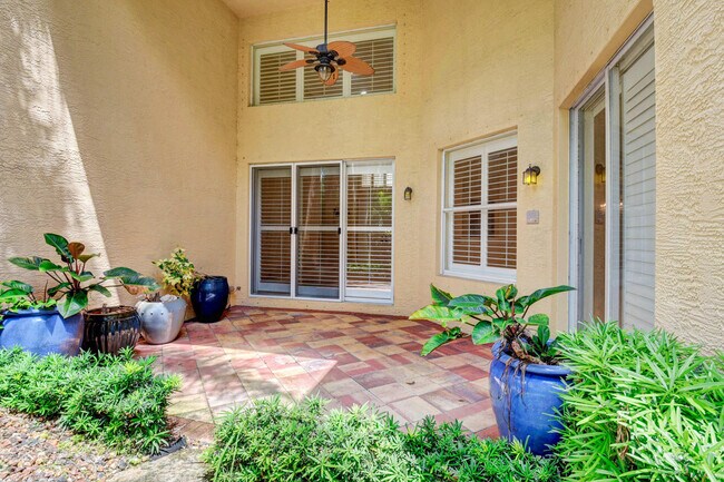 Building Photo - 8957 Sandy Crest Ln