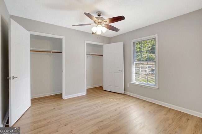 Building Photo - 125 Belle Dr