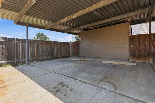 Building Photo - 12449 Sharpview Dr