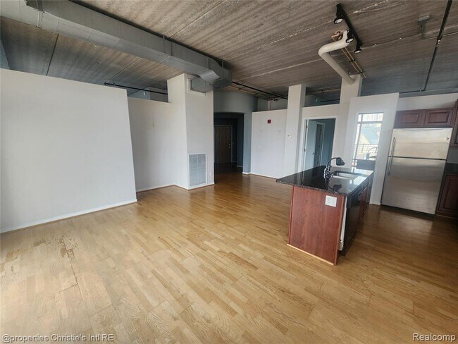 Building Photo - 66 Winder St