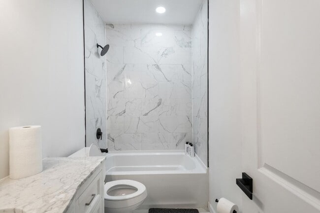 Building Photo - 150 N 22nd St