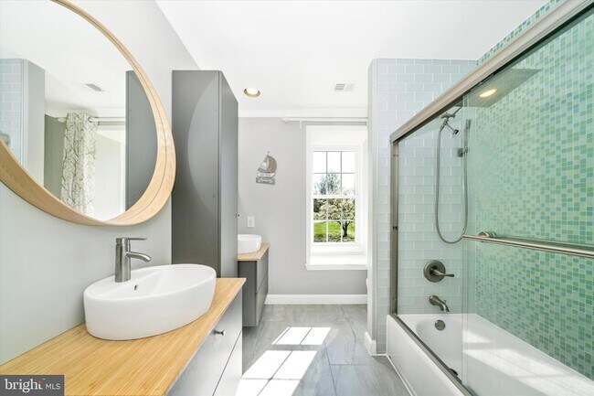 Building Photo - 12929 Esworthy Rd