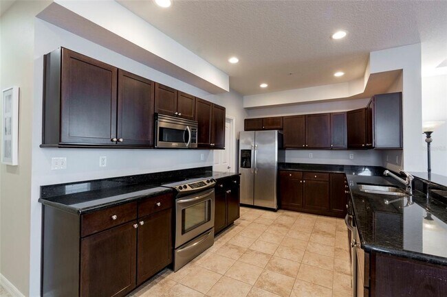 Building Photo - 636 Wells Ct