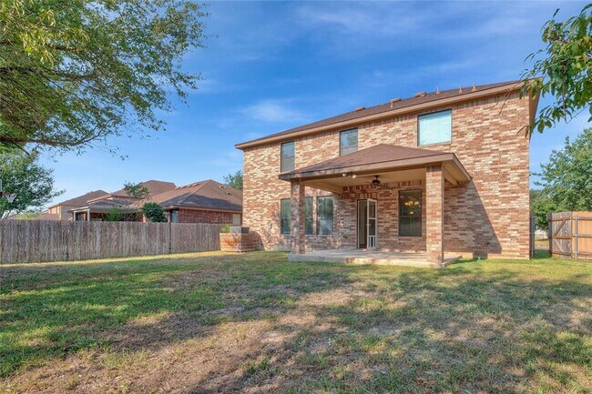 Building Photo - 10217 English Oak Dr