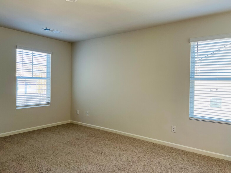 Building Photo - 146 Shadwood Pl