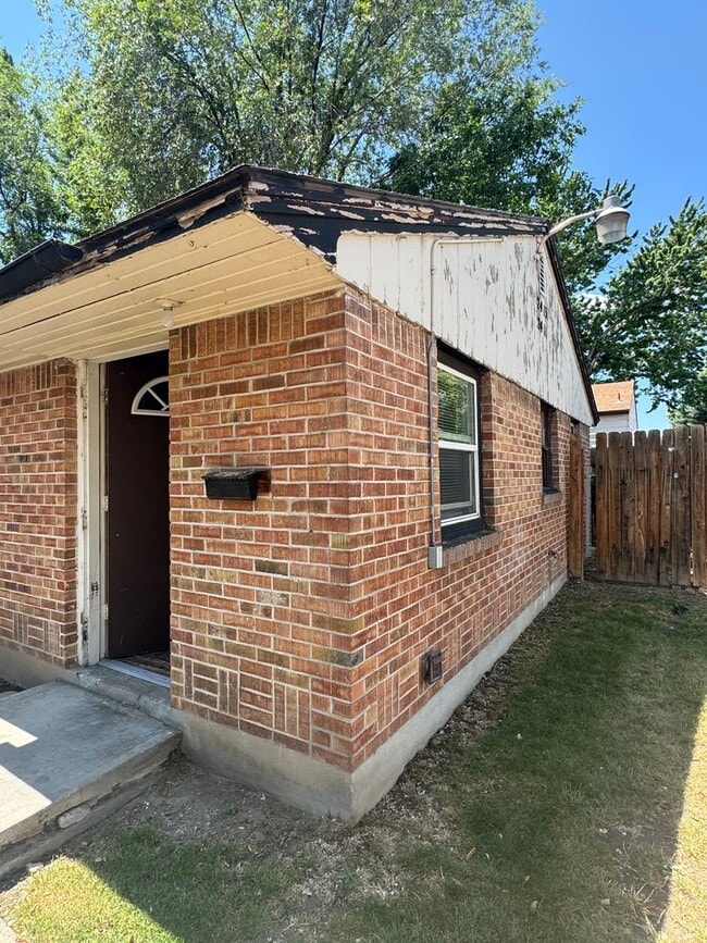 Building Photo - Jean Street 4 Plex