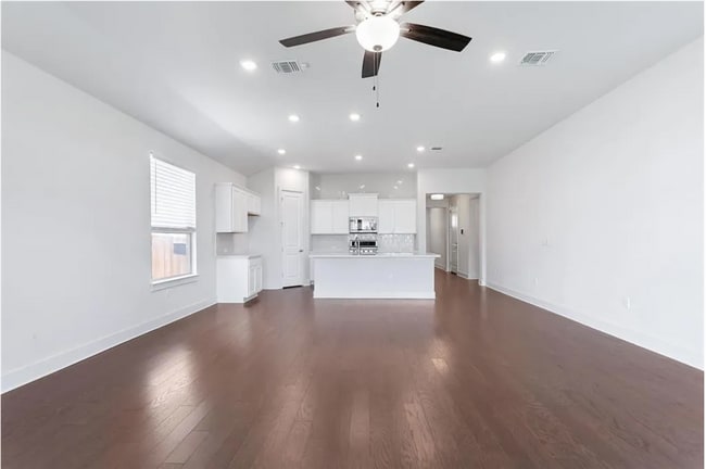 Building Photo - 8204 Skytex St