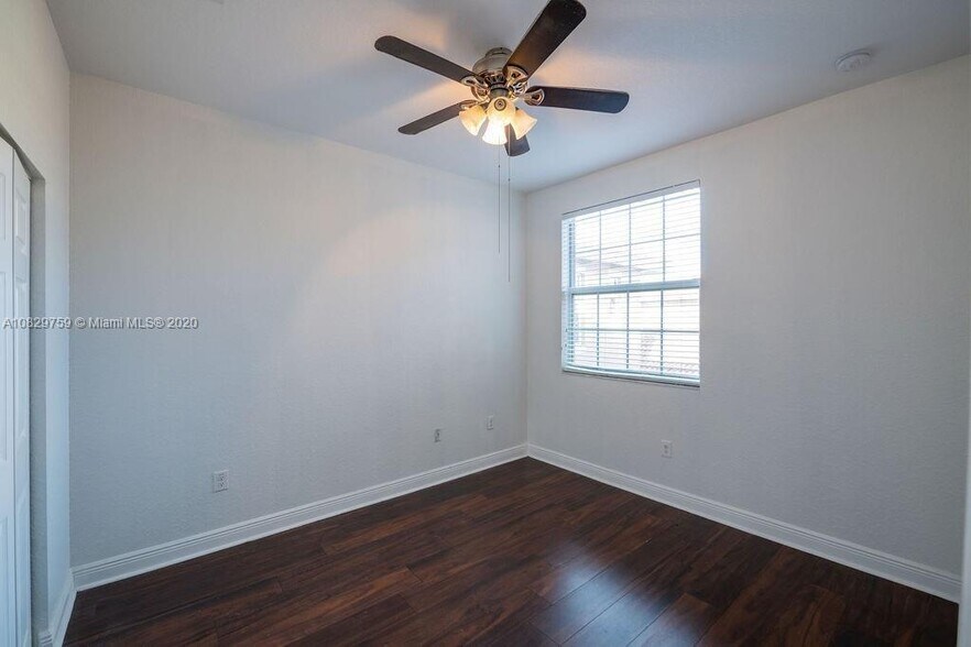 Building Photo - 1109 SW 147th Ter