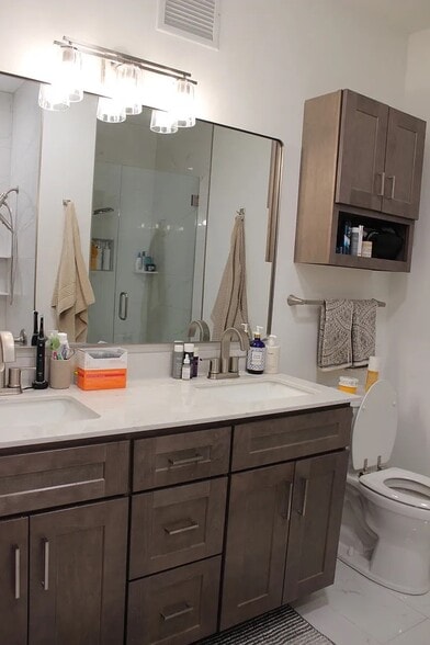 Building Photo - 757 N Orleans St