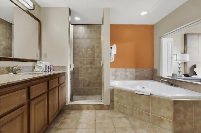 Building Photo - 12544 Floridays Resort Dr