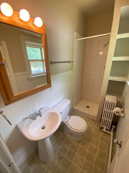 Building Photo - 221 8th St S