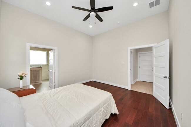 Building Photo - 2003 Marthoman Drive