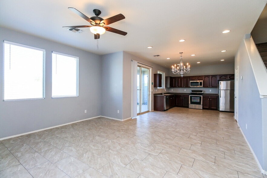 Building Photo - 31317 N Cavalier Dr