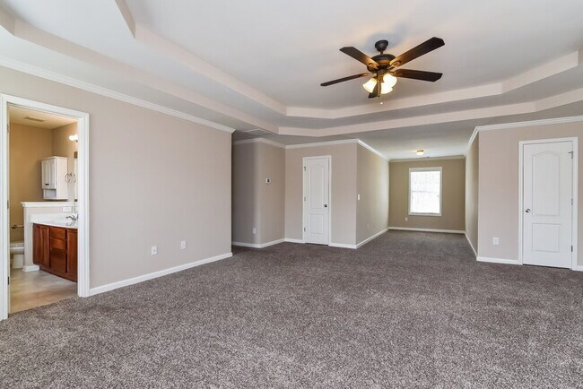 Building Photo - 2701 Sedgeview Ln NE