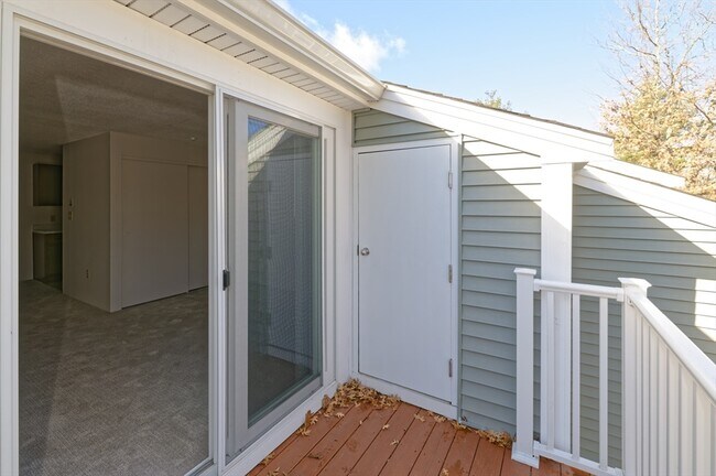 Building Photo - 3 Post Oak Ln