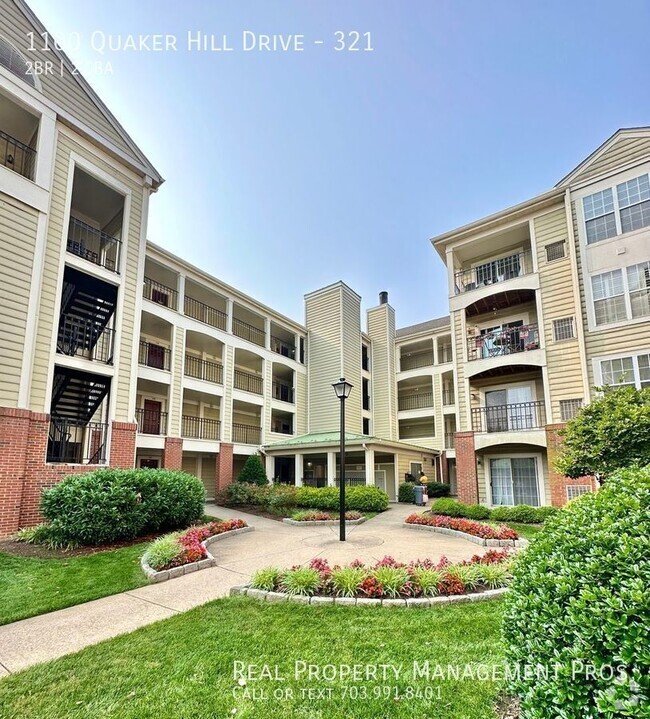 Building Photo - Updated & massive 2 bed 2 bath condo in Al...